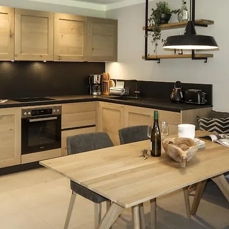 Holzerjuwel By Interhome Daire Oberau