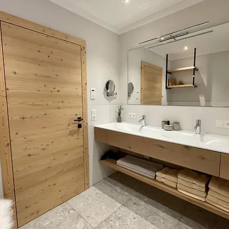 Holzerjuwel By Interhome * אובראו